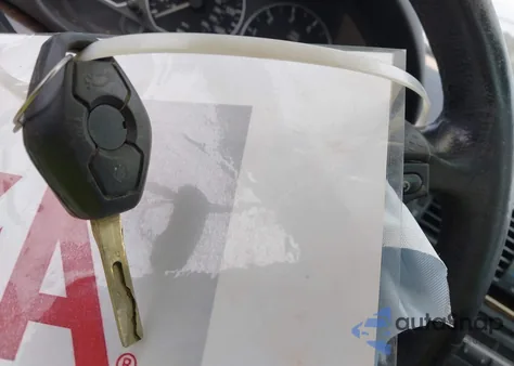 2005 BMW 330I from USA, damaged, VIN WBAEV53425KM39180